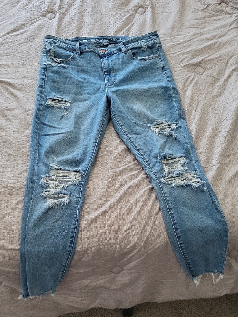American Eagle Outfitters Light Blue Distressed Ankle Skinny Jeans - Picture 4 of 5